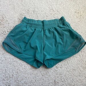 Lululemon green Hotty Hot shorts (size 2, 2.5 inseam)